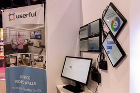 Une installation de démonstration de la plateforme Userful connectée à un petit mur vidéo, à Infocomm 2018.