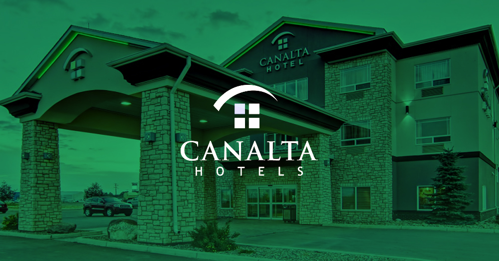 Photo d'un hôtel Canalta, avec une superposition verte transparente, et le logo Canalta Hotels en blanc centré au milieu.